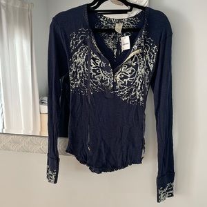 FREE PEOPLE / WE THE FREE. blue / indigo long sleeve top. Size medium. New.